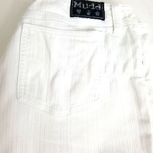 White mudd capri jeans